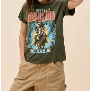 NEW DAYDREAMER morgan wallen long live cowgirls solo tee in military green